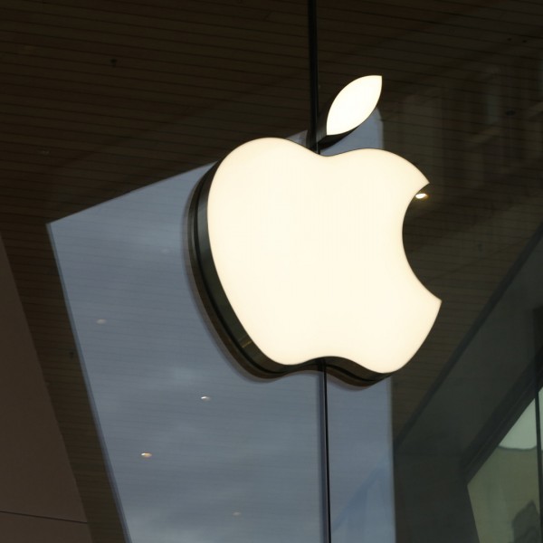 Közel 2 milliárd eurós büntetést kapott az Apple az EU-tól