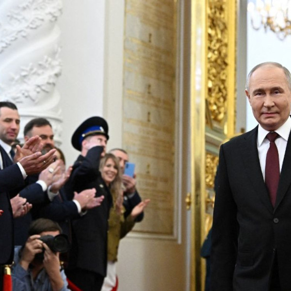 Beiktatták hivatalába Vlagyimir Putyint