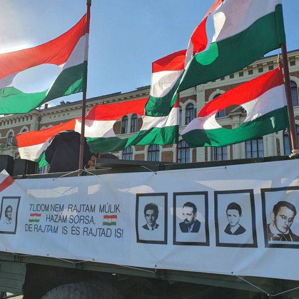 Gyors képes beszámolónk: magyarok, székelyek, lengyelek gyülekeznek