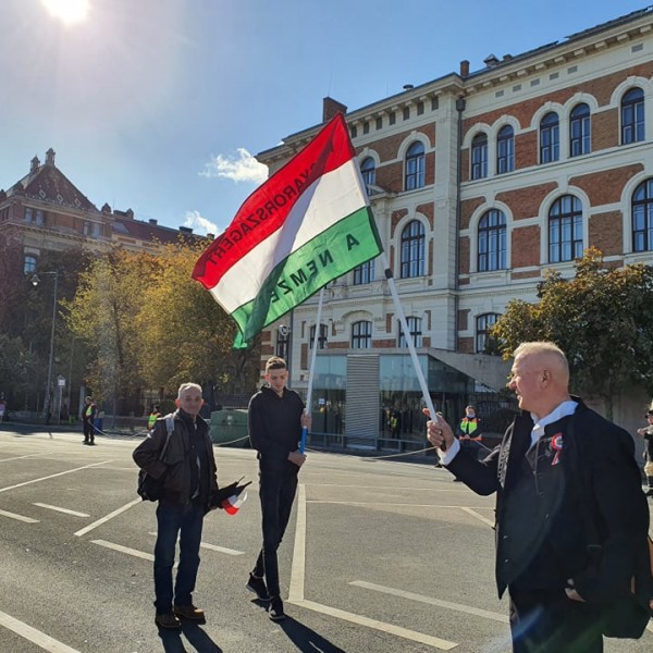 Gyors képes beszámolónk: magyarok, székelyek, lengyelek gyülekeznek