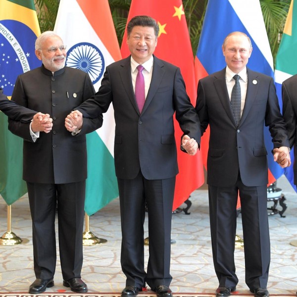 Kína egy képpel a földbe döngölte a G7-országokat
