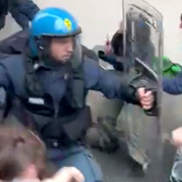 Az olasz rendőrök összeverték a palesztinbarát diákokat - az ellenzék a belügyminiszterhez fordult