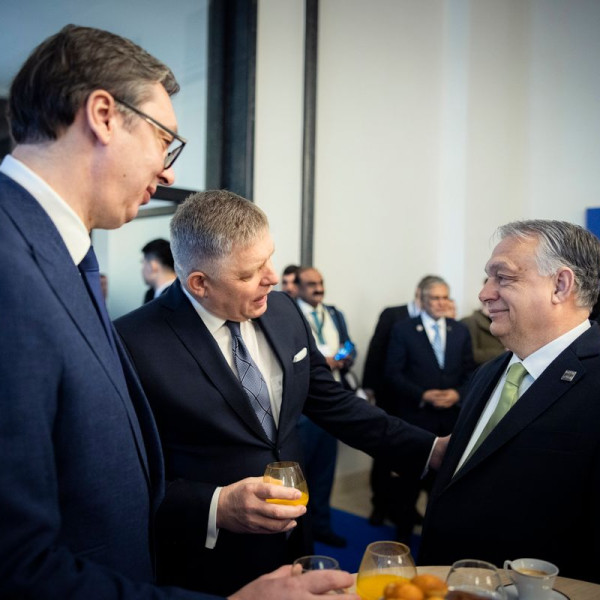 Vučić és Orbán a következő napokban meglátogatja a merényletben megsebesült Ficót