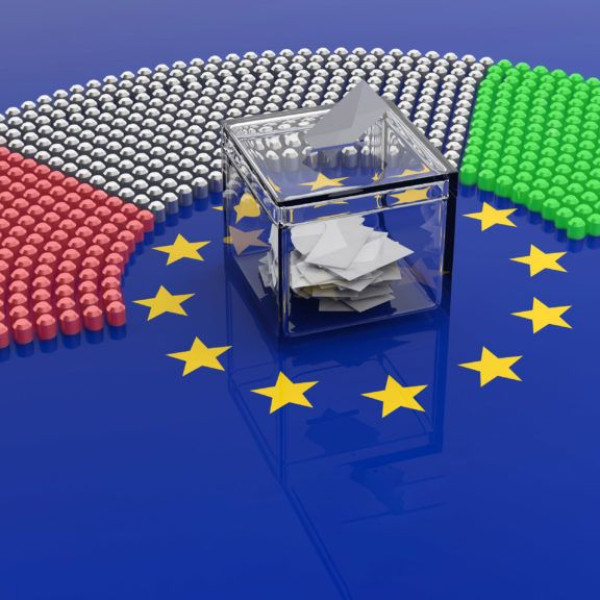 Leadták a pártok az ajánlásaikat az EP-választásra