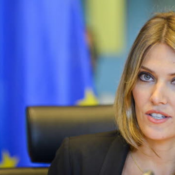 Korrupciógyanú miatt őrizetbe vették az EP egyik alelnökét