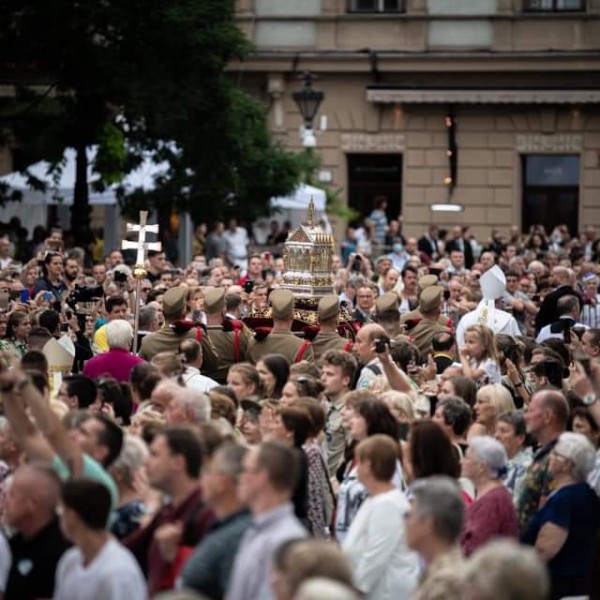 Orbán Viktor résztvett az ünnepi szentmisén a Bazilikánál