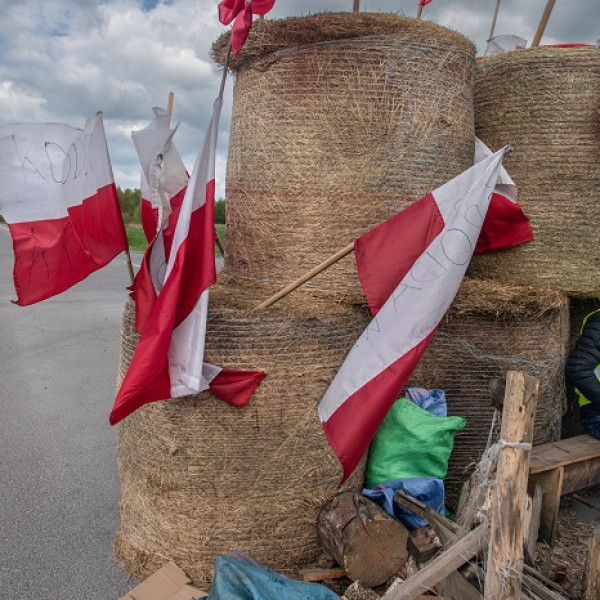 Éhségsztrájkba kezdett Varsóban a gazdák egy csoportja