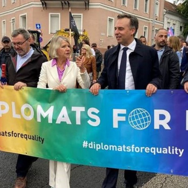 A holland nagykövet is az LMBTQ-lobbi embere