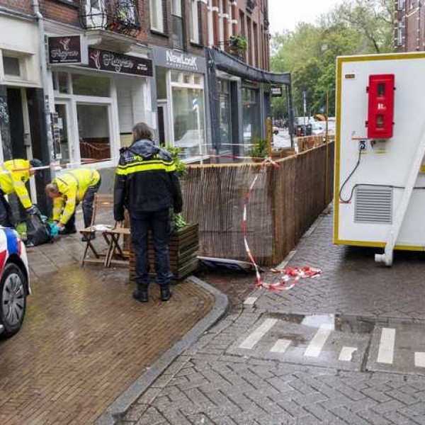 Több késes támadás történt Amszterdamban, egy nő meghalt