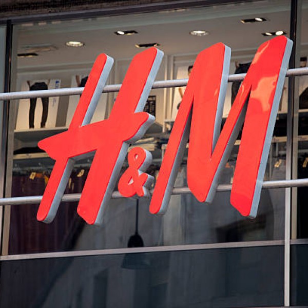 A magyar H&M „profi” tanácsa: Ha lehet, válaszd a szellőztetést a mosás helyett