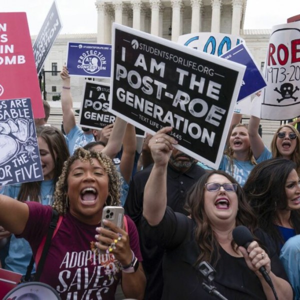 Amerika tagállamai ezentúl maguk dönthetnek arról, betiltják-e az abortuszt