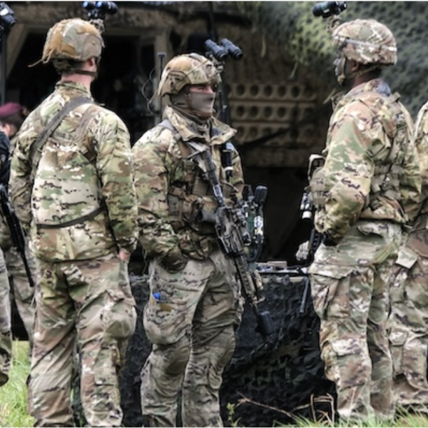 Észtország tényleg katonákat küldene Ukrajnába