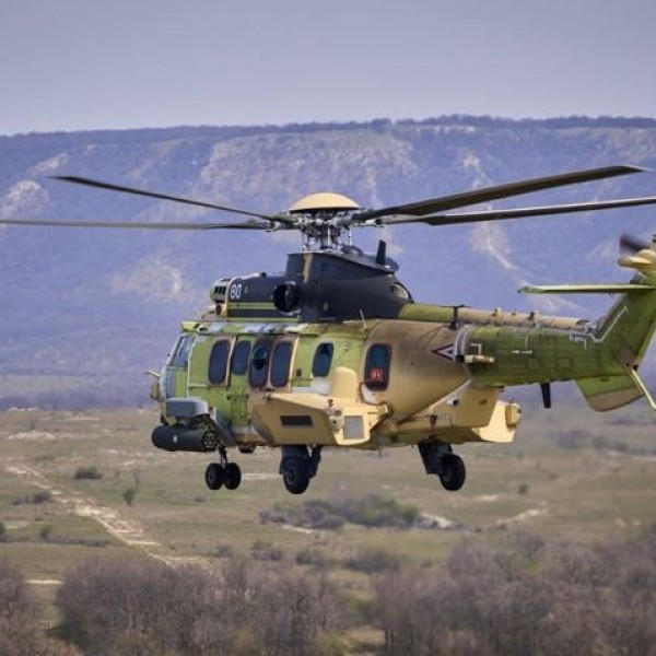 Harci helikopterek szállnak a Balaton fölé