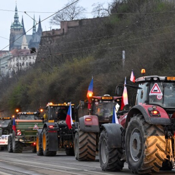 Elhalasztják jövő hétre tervezett tüntetésüket a cseh gazdák a Fico-elleni merénylet miatt