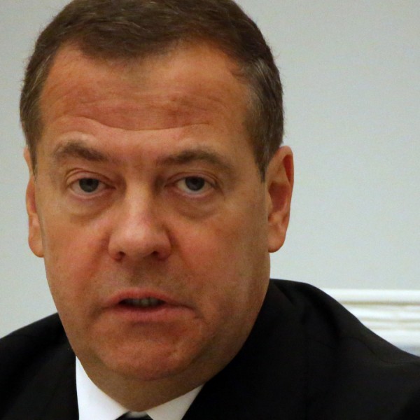Medvegyev: egész Ukrajna lángba fog borulni a Krím elleni támadás esetén