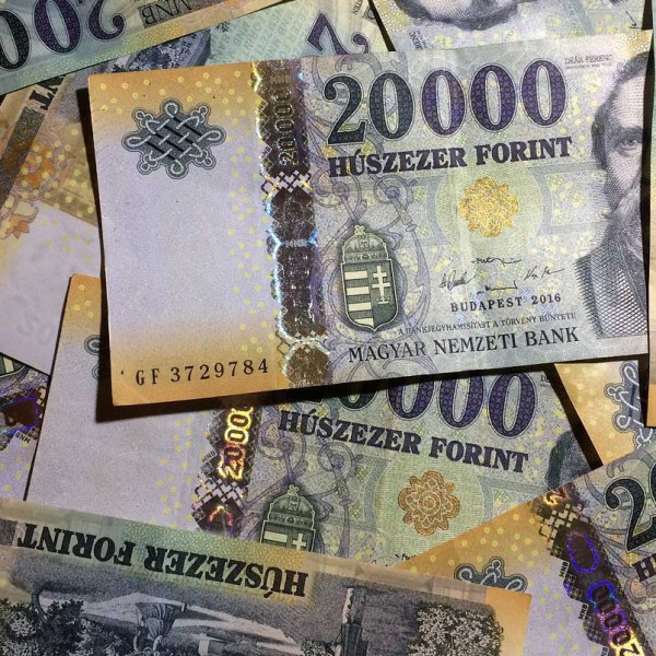 KSH: 528 000 forint volt a januári bruttó átlagkereset