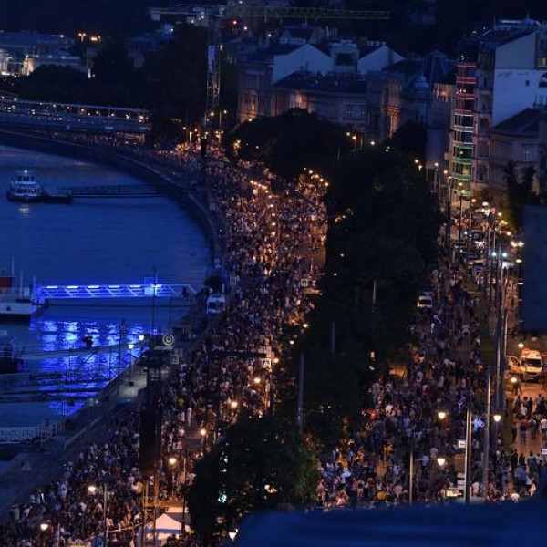 Augusztus 20: elképesztő fényáradatban úszott Budapest felett az ég - Fotók