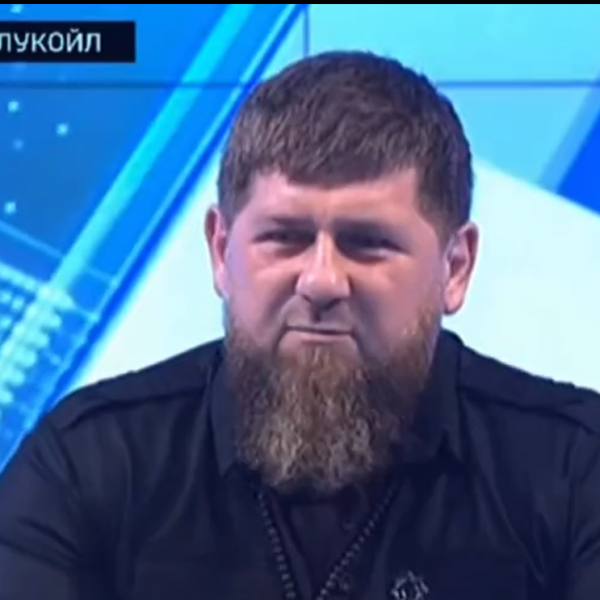 Kadirov: mindenki álljon be Putyin mögé, erről szól a hazaszeretet