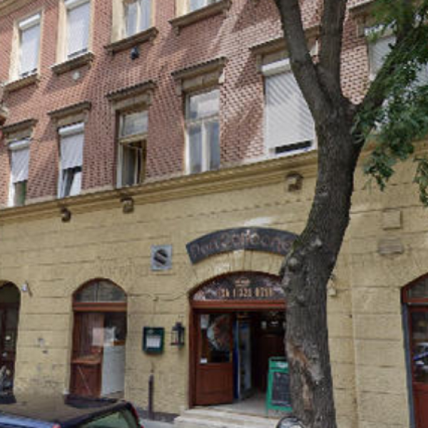 Fürtökben lógtak a csótányok: bezárta a Nébih a budapesti pizzériát