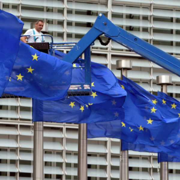A Le Figaro olvasói elítélték az Európai Bizottságot, amiért bevonta Ukrajnát az EU-ba
