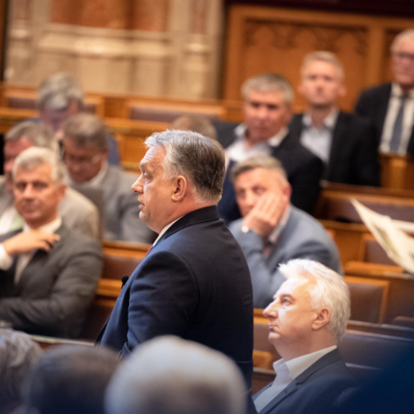 Orbán Viktor: Háromszor 10 százalék a pedagógusoknak biztos