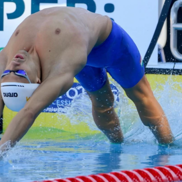 Kovács Benedek szenzációs hajrával ezüstérmes 200 háton az úszó Eb-n