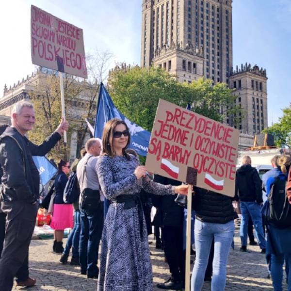 Varsóban tüntetést tartottak "Lengyelország ukránosítása" ellen