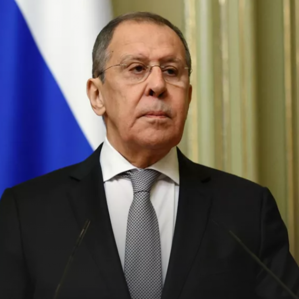 Lavrov a nukleáris háború hatalmas kockázatára figyelmeztet