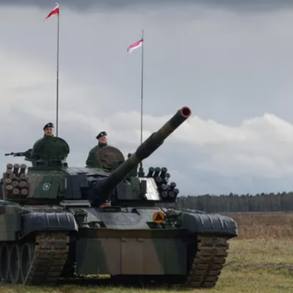 Kijev bejelentette, hogy 60 harckocsit kapnak Lengyelországtól