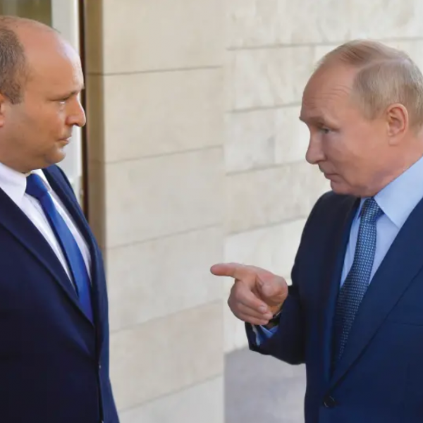 "Putyin megígérte, hogy nem fogja megölni Zelenszkijt" - mondta a korábbi izraeli kormányfő
