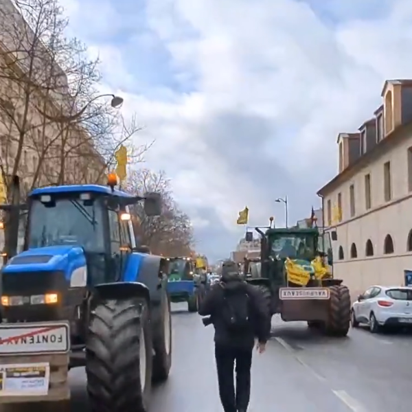 Ismét Párizst ostromolják a francia gazdák