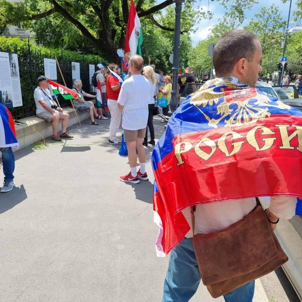 Gyors képes beszámoló: Tüntetés Oroszország mellett Budapesten - Stop USA-NATO-EU