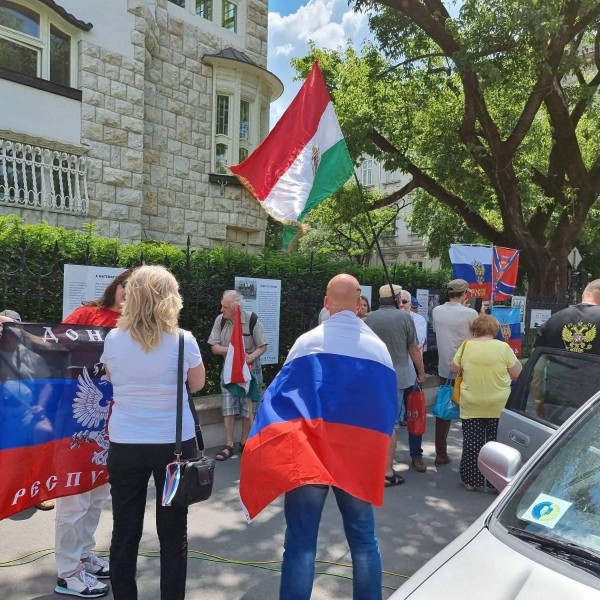 Gyors képes beszámoló: Tüntetés Oroszország mellett Budapesten - Stop USA-NATO-EU