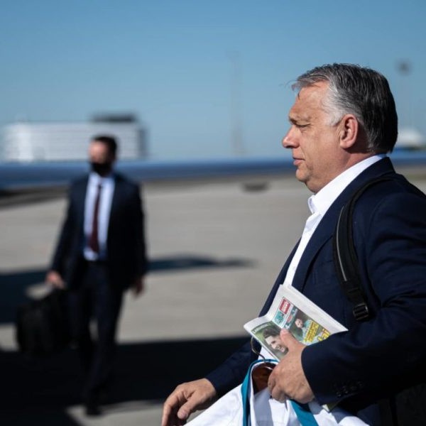 Orbán Viktor Madridba utazik