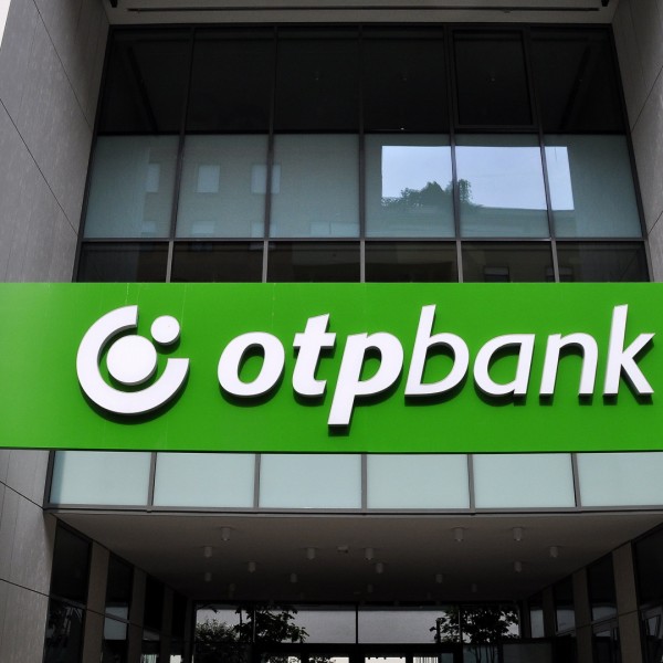 Hivatalos: levették az OTP Bankot az ukrán feketelistáról