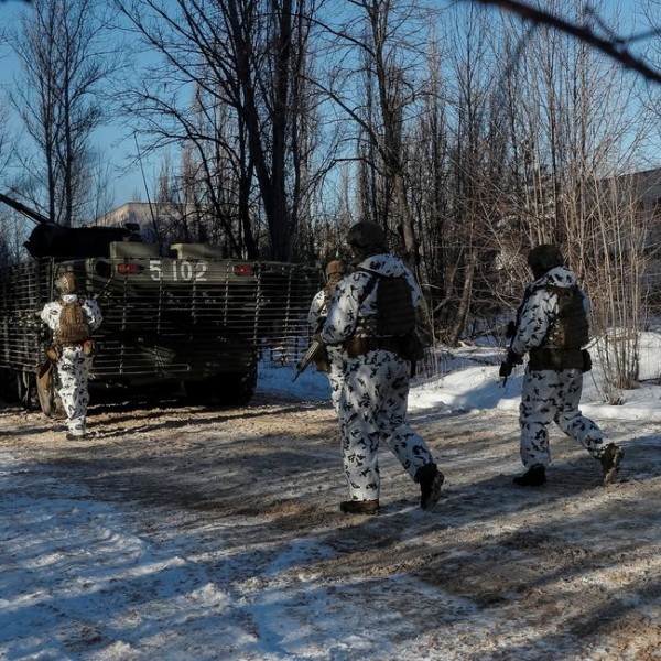 Az ukrán hadsereg a csernobili szellemvárosban gyakorlatozott