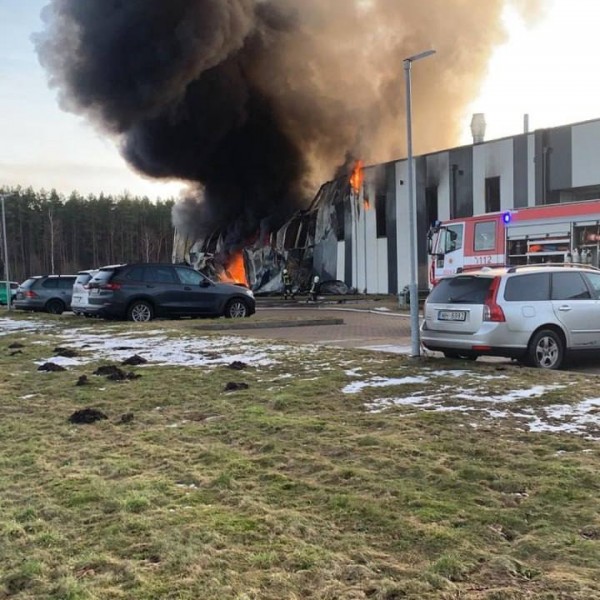 Leégett az Ukrajnának drónokat szállító amerikai katonai gyár Lettországban