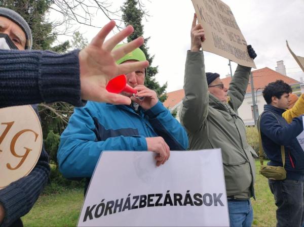 Veszprém: Liberálisok és kommunisták hergelnek Orbán Viktor érkezése előtt (Videó)