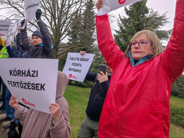 Veszprém: Liberálisok és kommunisták hergelnek Orbán Viktor érkezése előtt (Videó)