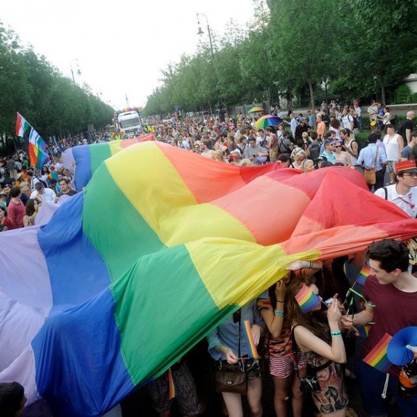 Csak úgy indíthatnak járművet a pártok a Pride-on, ha konkrét lépéseket tesznek az egyenlőségért