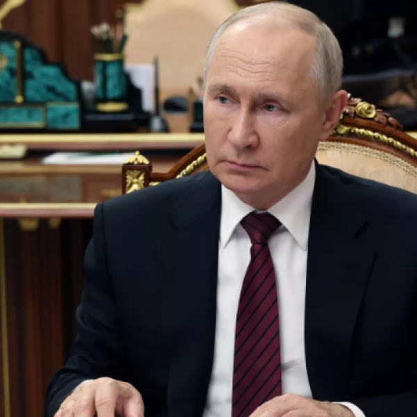 Vlagyimir Putyin szörnyű bűncselekménynek nevezte a Fico elleni merényletet