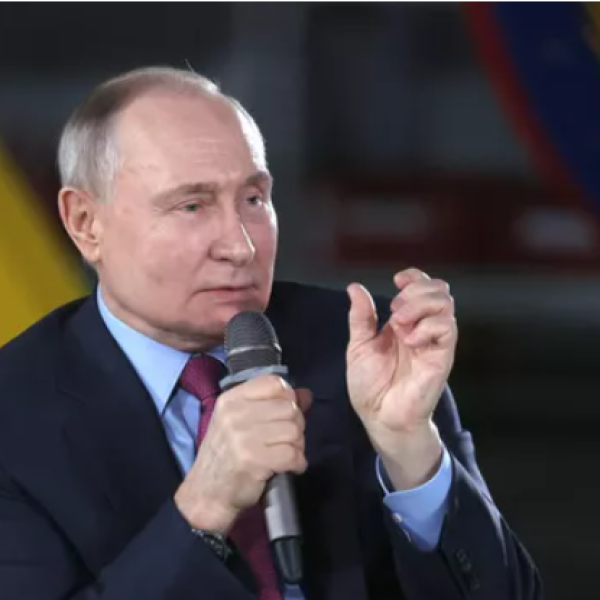 Putyin: Oroszország toleráns a homoszexuálisokkal, amíg azok békén hagyják a gyerekeket