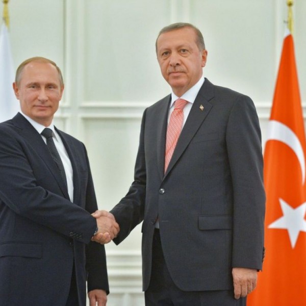 Putyin is gratulált Erdogan győzelméhez