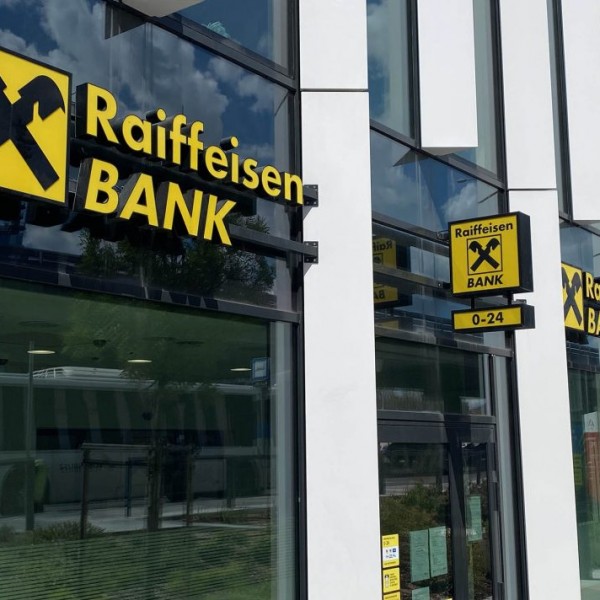 Kijev fekete listára tette az osztrák Raiffeisen Bankot, mert nem vonul ki Oroszországból