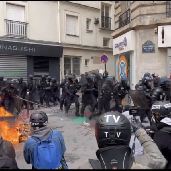 Macron rendőrei ismét verik a népet - csataterek Franciaországban