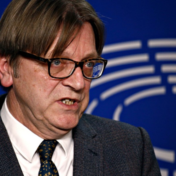 Verhofstadt saját szabályait erőltetné a Facebookra