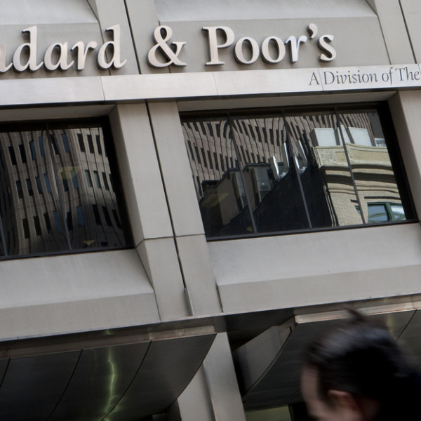 Jó hír a hétvégére: a Standard&Poor's továbbra is befektetésre ajánlja Magyarországot