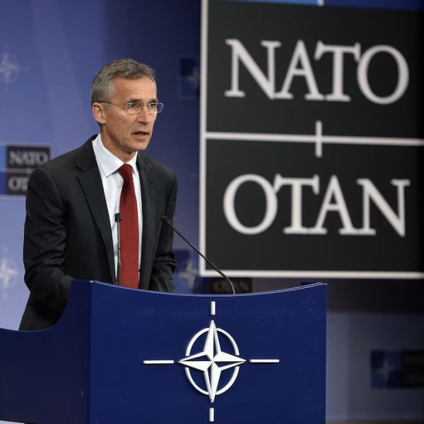 A NATO nem tervezi nukleáris erőinek lengyelországi telepítését - Stoltenberg
