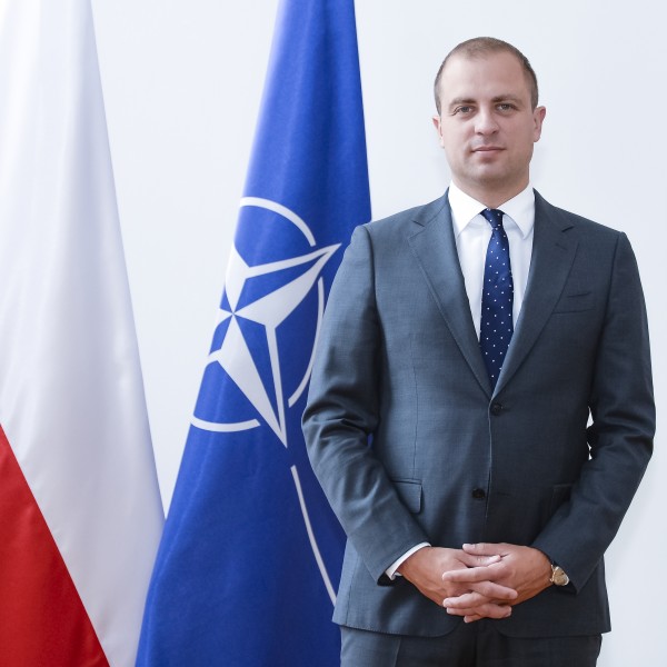 Lengyel NATO nagykövet: üresek a fegyverraktárak Ukrajna támogatása miatt