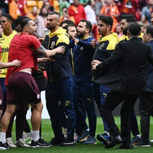 Összeverekedtek két török csapat focistái a derbi előtt
